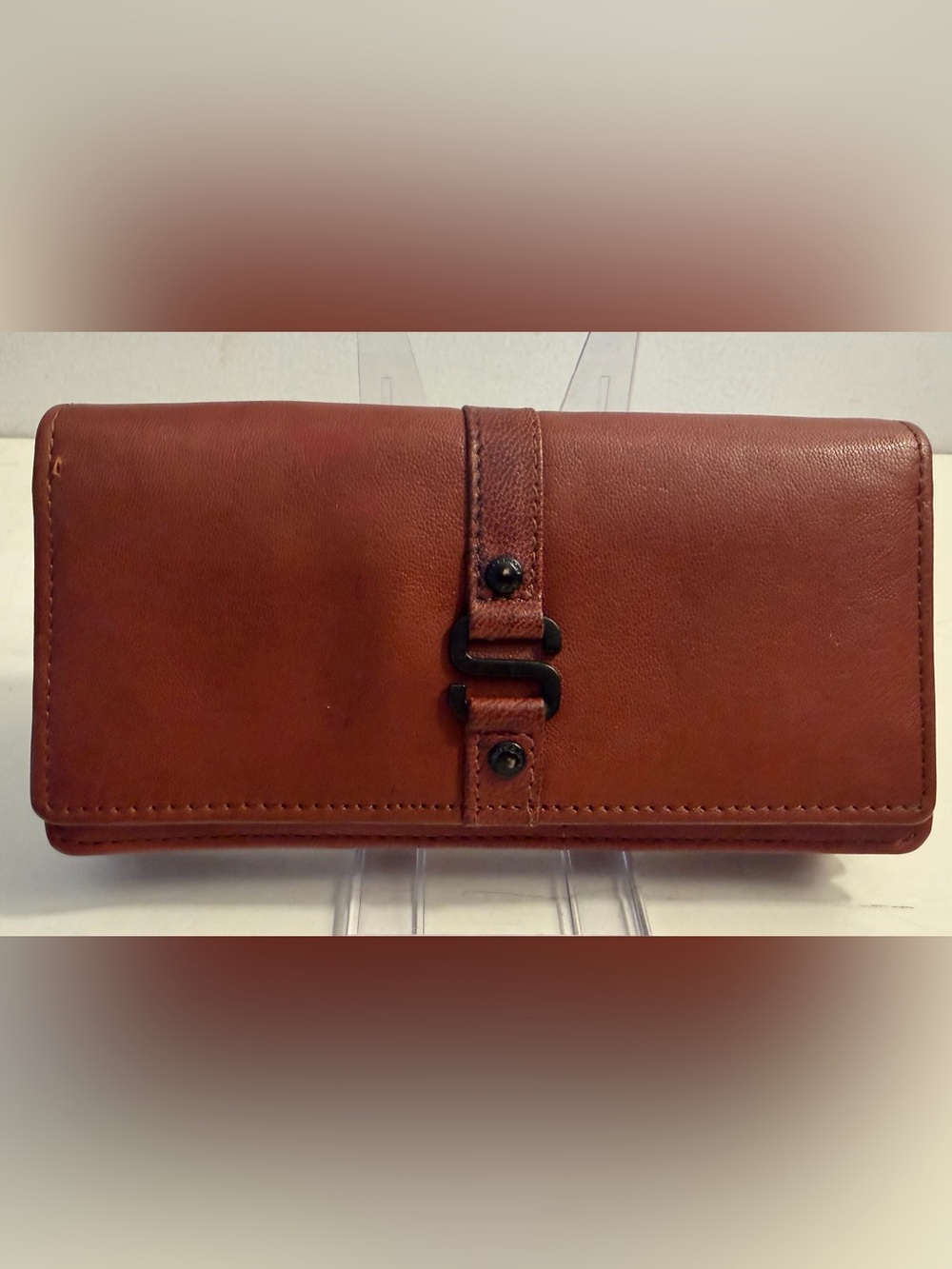 Spikes & Sparrow leather wallet in the color “Brandy Cognac”